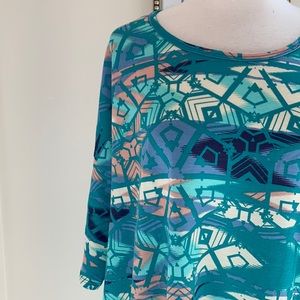 • Lularoe Irma Top •